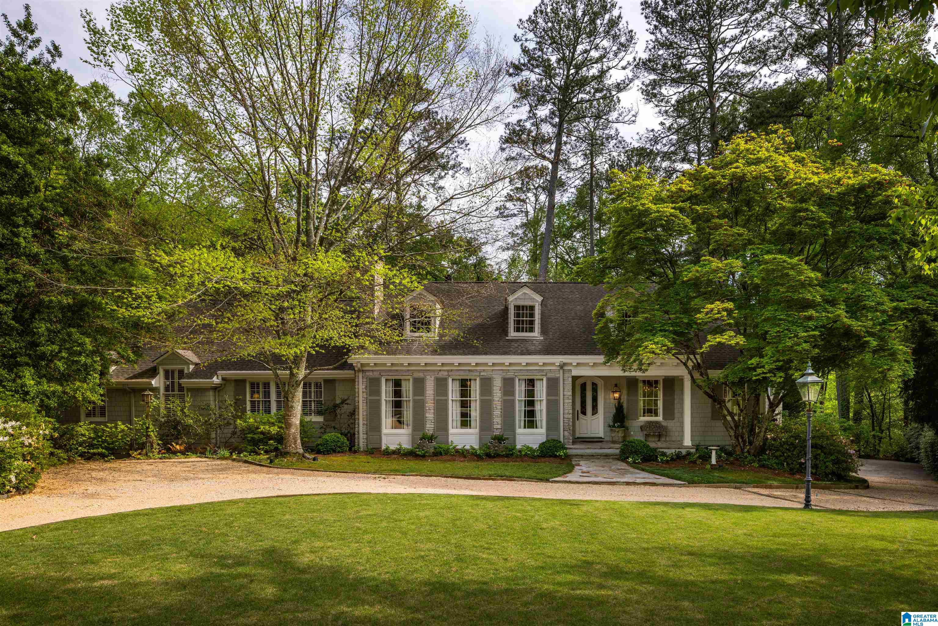 29 Woodhill Road Birmingham, AL 35213 - Photo 1 of 95