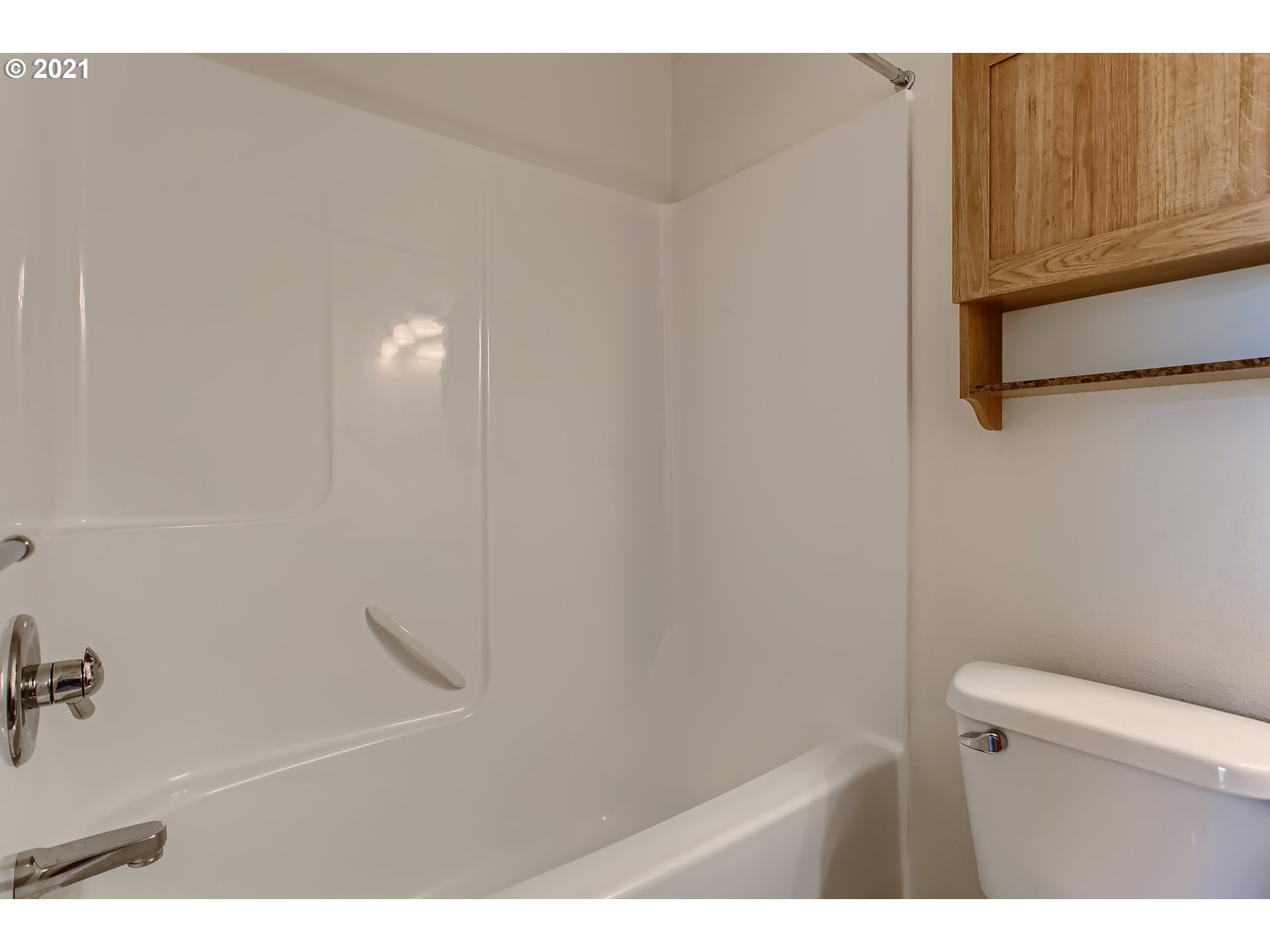 3621 Southwest Innovation Court Beaverton, OR 97003 - Photo 23 of 32 a bathroom with a shower