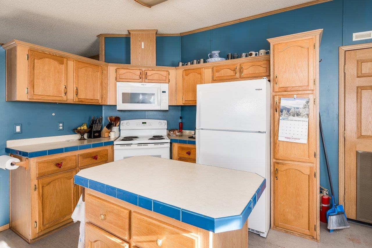 20 Seneca Street Rochester, NH 03867 - Photo 3 of 20