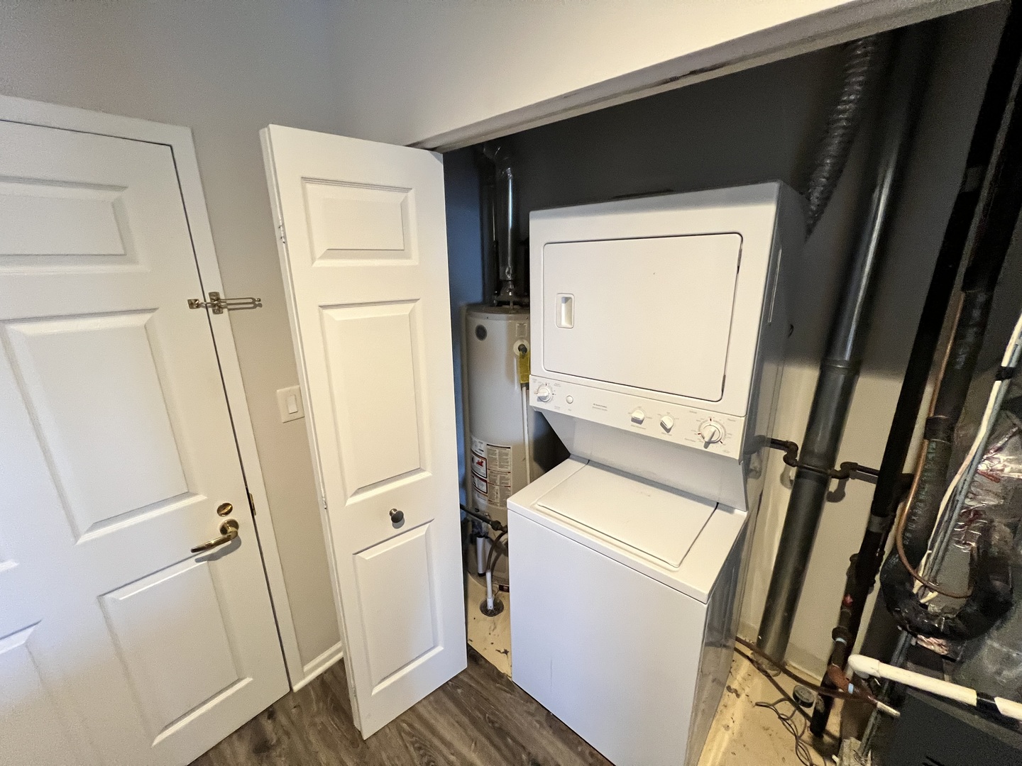 625 Deerfield Road, Unit 307 Deerfield, IL 60015 - Photo 12 of 12 a utility room with dryer and washer