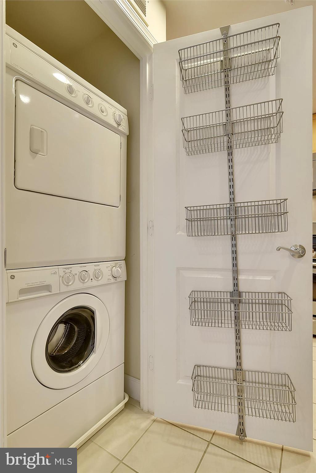 3600 South Glebe Road, Unit 718W Arlington, VA 22202 - Photo 18 of 28 In Unit Washer and Dryer