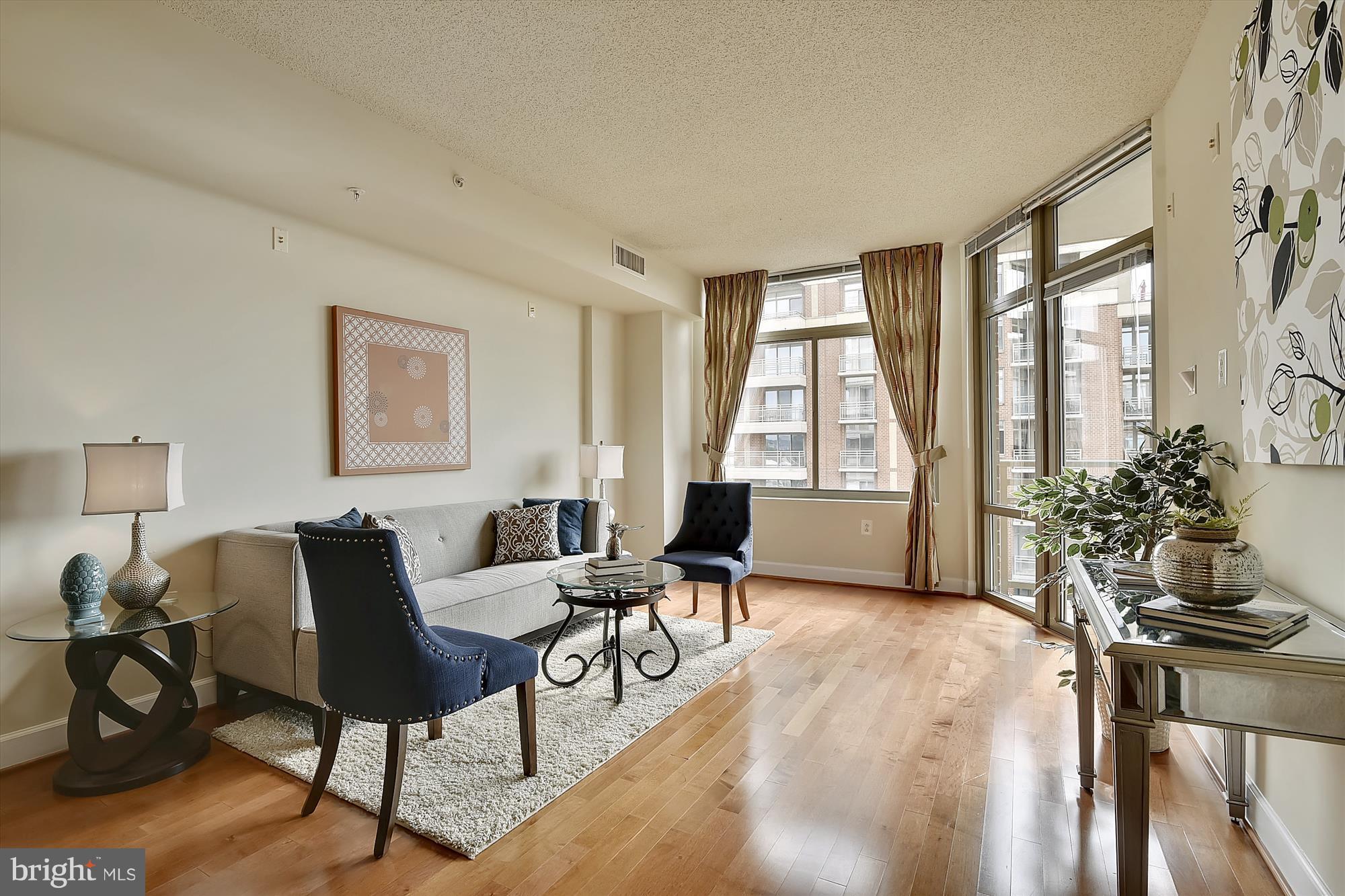 3600 South Glebe Road, Unit 718W Arlington, VA 22202 - Photo 3 of 28 Loads of space