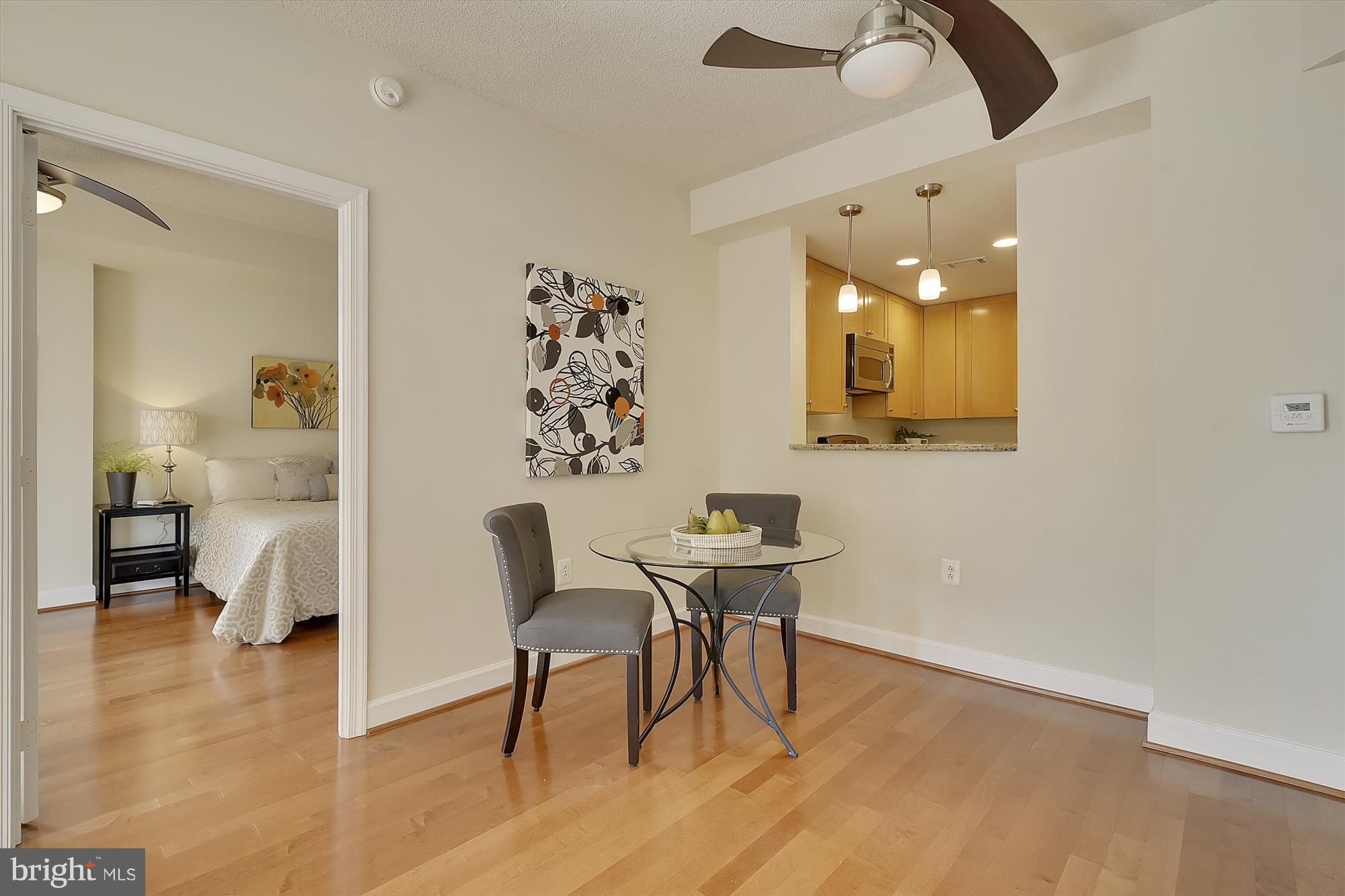 3600 South Glebe Road, Unit 718W Arlington, VA 22202 - Photo 9 of 28 Dining Area