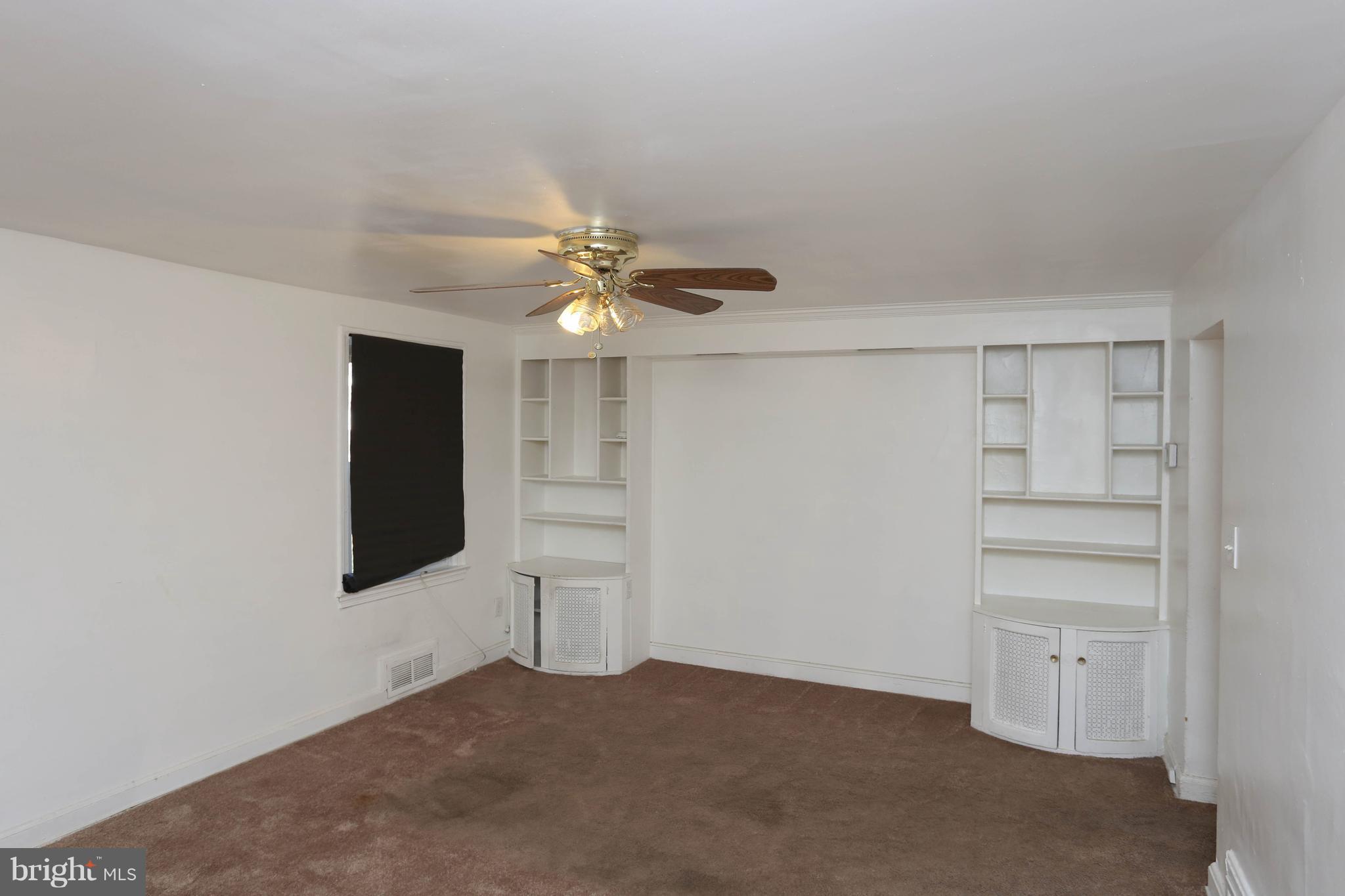 5117 Levindale Road Baltimore, MD 21215 - Photo 15 of 28 Living Room