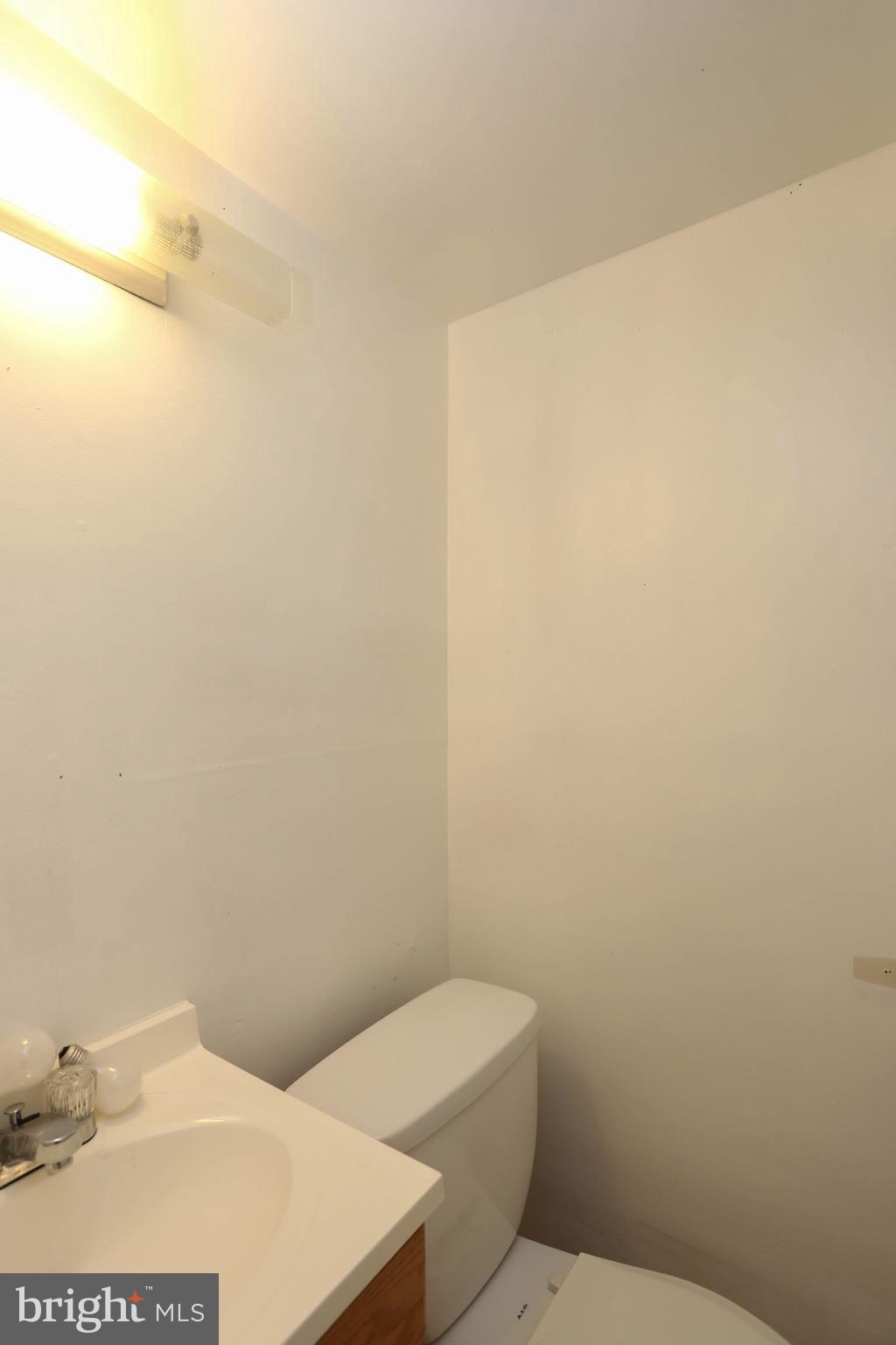 5117 Levindale Road Baltimore, MD 21215 - Photo 21 of 28 Bath