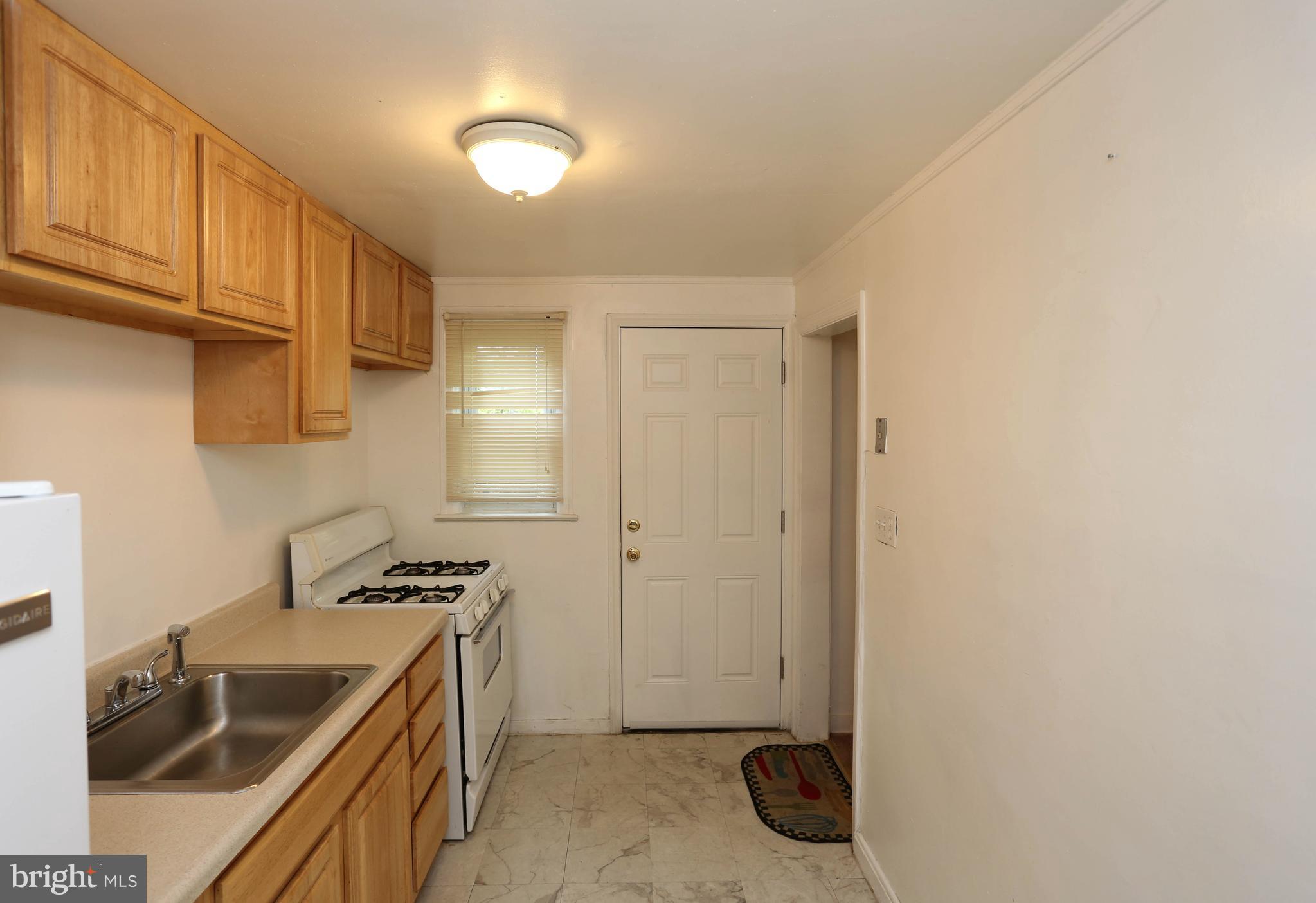 5117 Levindale Road Baltimore, MD 21215 - Photo 22 of 28 Kitchen