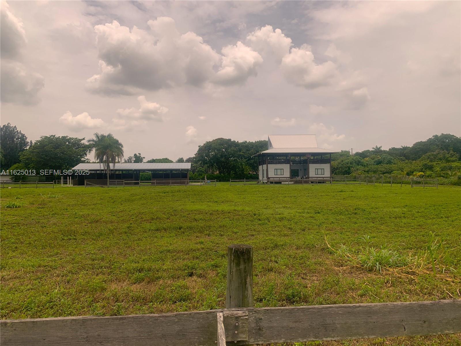 22750 Southwest 154th Avenue Miami, FL 33170 - Photo 4 of 37