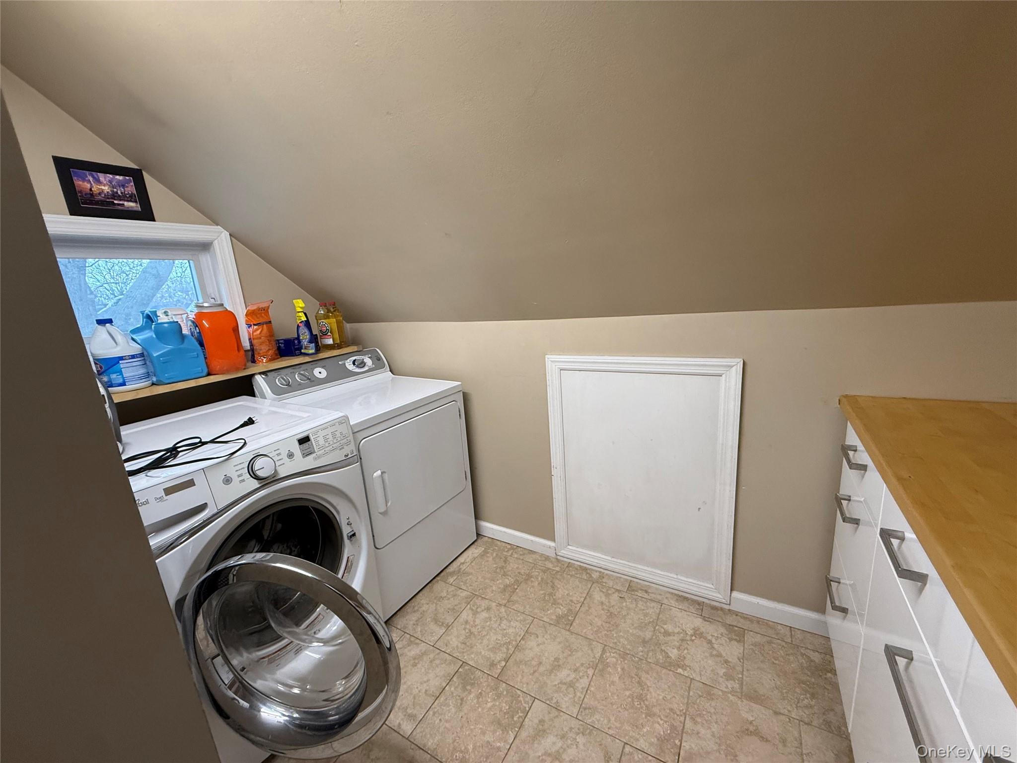 65 Morning Glory Road Levittown, NY 11756 - Photo 23 of 26