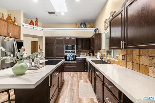 $8,000 | 40560 Glenwood Lane, Palm Desert, CA 92260