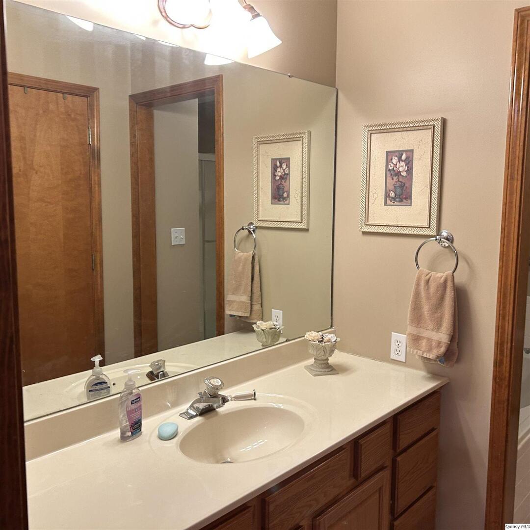 261 Lexington Quincy, IL 62305 - Photo 13 of 21