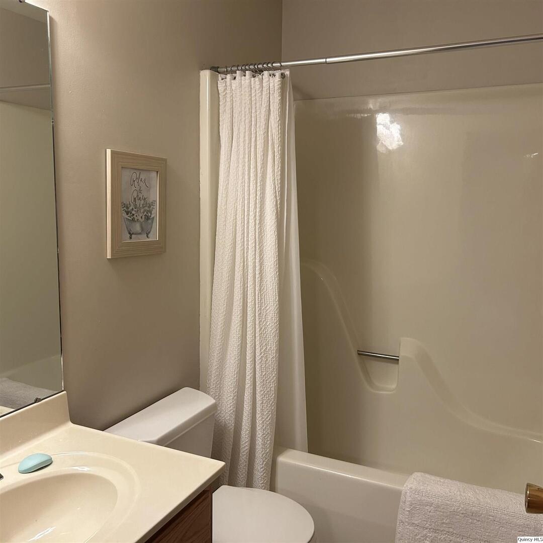 261 Lexington Quincy, IL 62305 - Photo 15 of 21