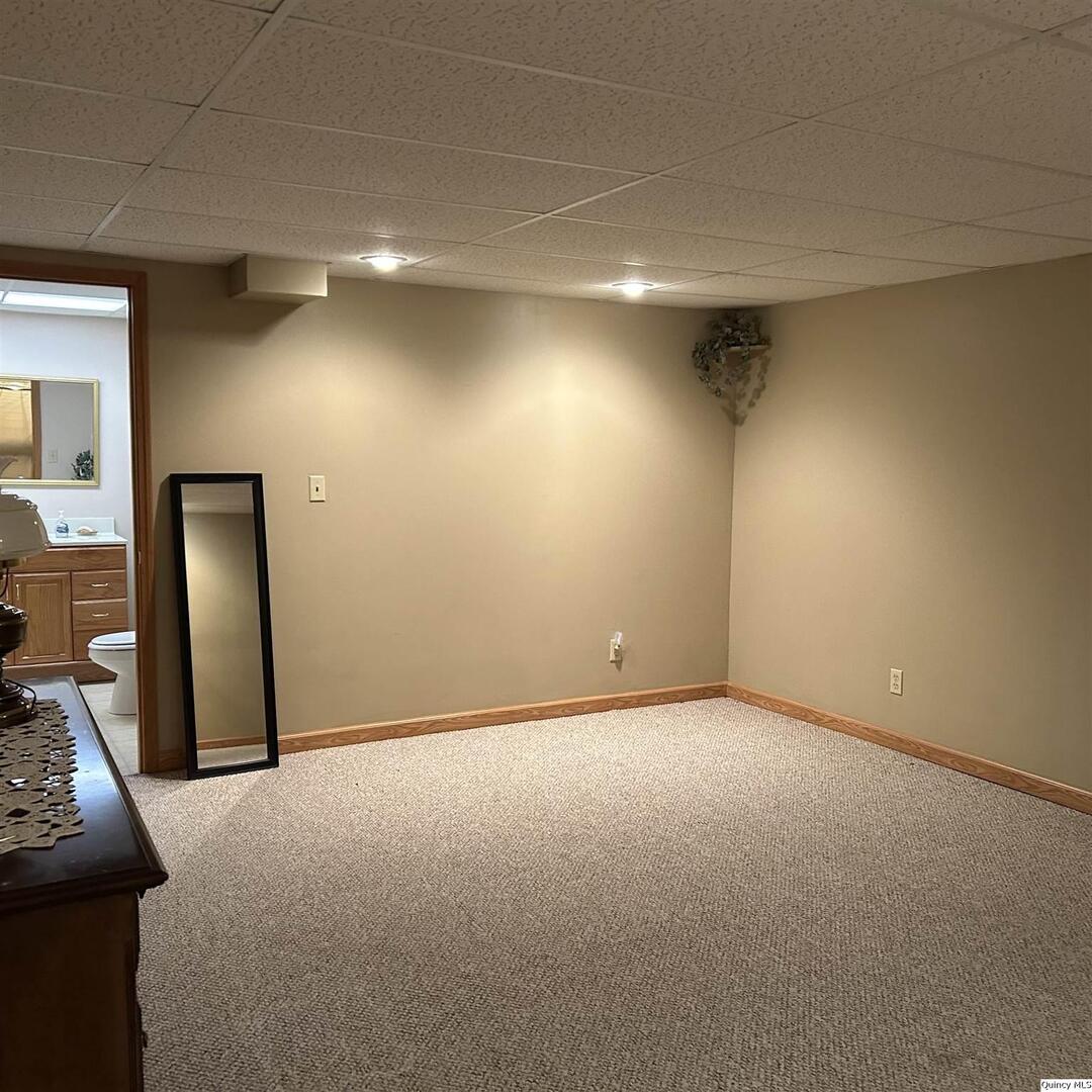 261 Lexington Quincy, IL 62305 - Photo 17 of 21
