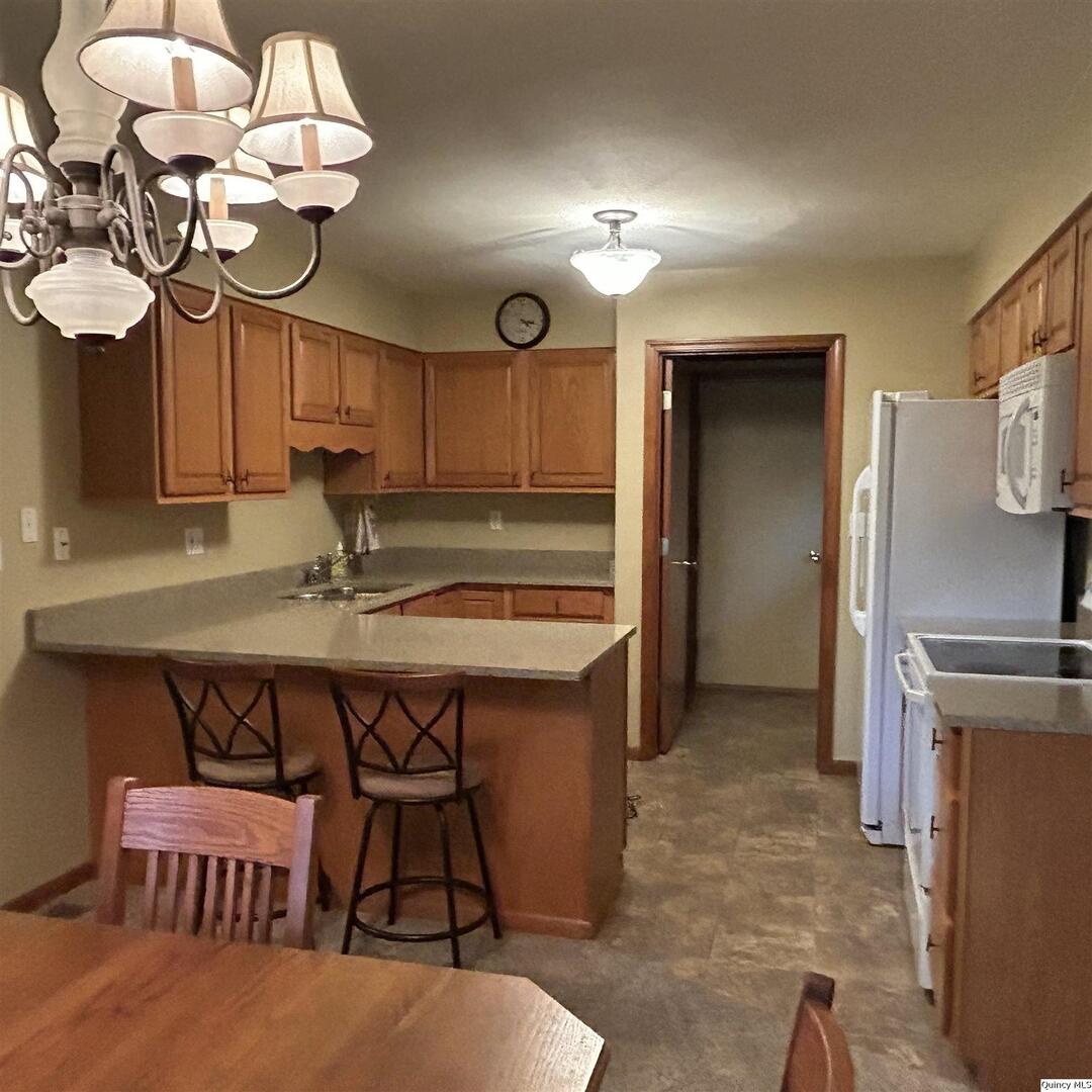 261 Lexington Quincy, IL 62305 - Photo 7 of 21