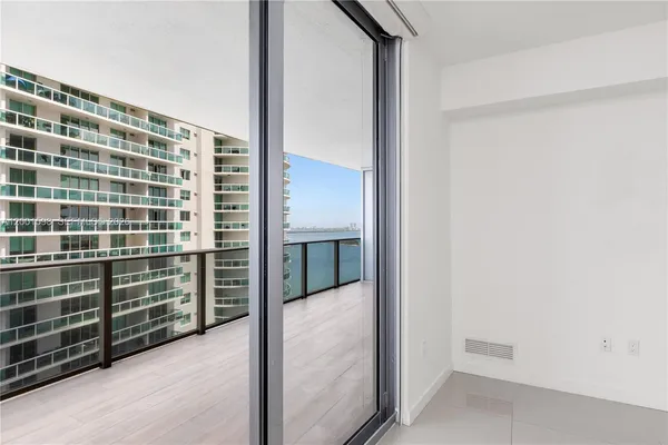 $3,600 | 488 Northeast 18th Street, Unit 1807, Miami, FL 33132