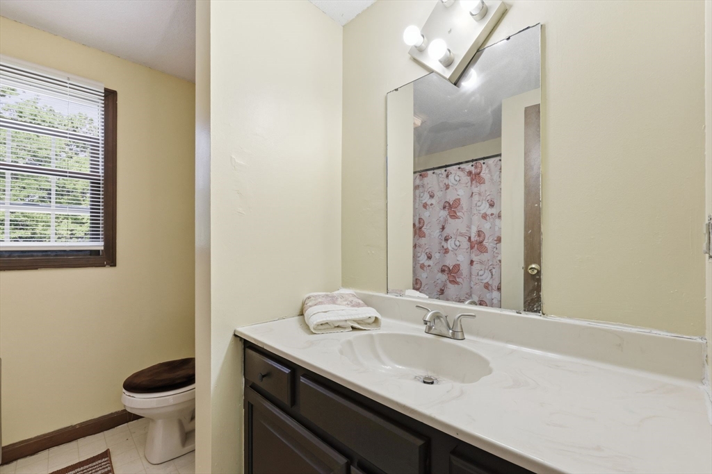 164 Arnold Avenue Springfield, MA 01119 - Photo 29 of 42