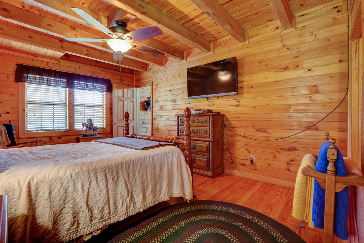 3409 Cherokee Ridge Way Sevierville, TN 37862 - Photo 23 of 40 _F5A3312_3_4_5_6_7_8