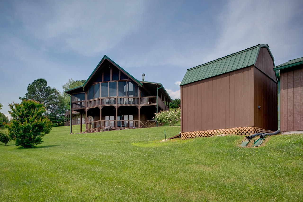 3409 Cherokee Ridge Way Sevierville, TN 37862 - Photo 5 of 40 _F5A3488_89_90_91_92_93_94