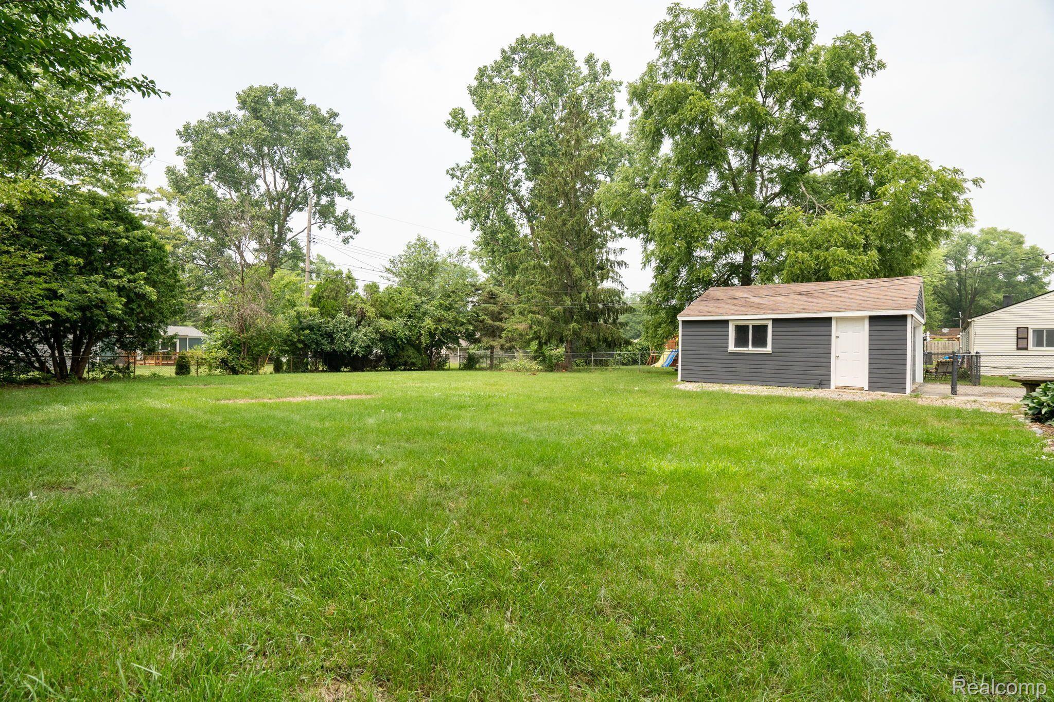 6368 Hermana Road West Bloomfield, MI 48324 - Photo 26 of 27 Gallery Image 26