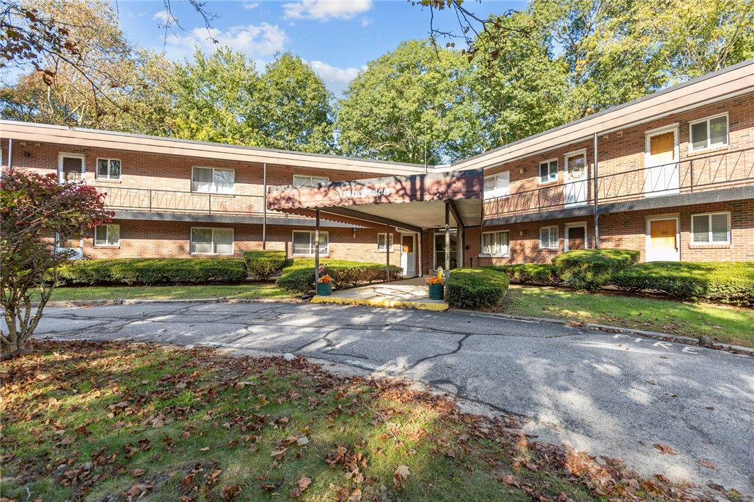 72 West Shore Road, Unit 104 Warwick, RI 02889 - Photo 2 of 24