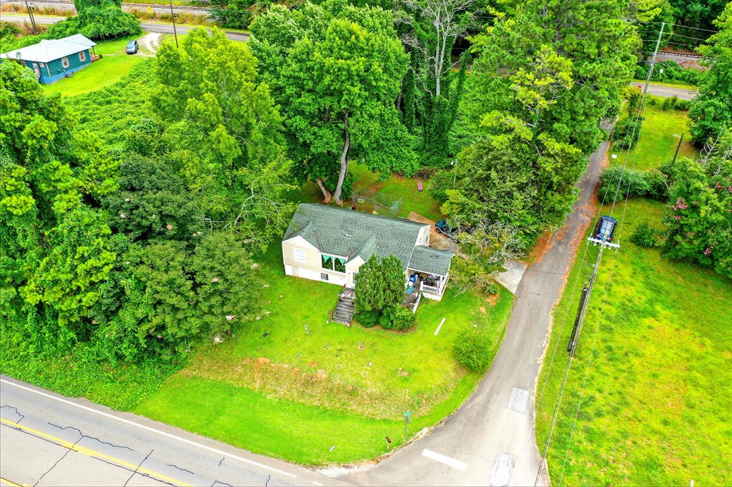 1003 East Church Street Jasper, GA 30143 - Photo 26 of 27 a view of a back yard of the house
