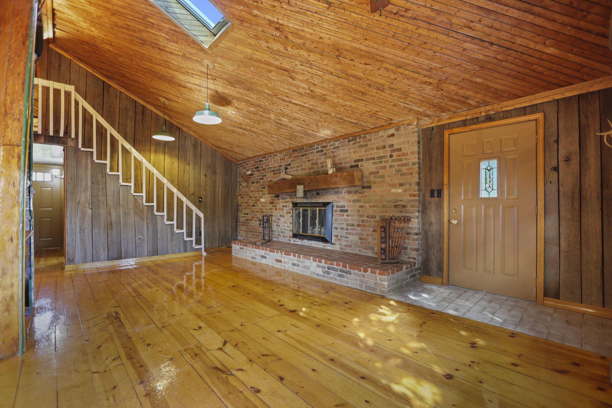 23368 Lashley Road Senecaville, OH 43780 - Photo 6 of 37 Living Room
