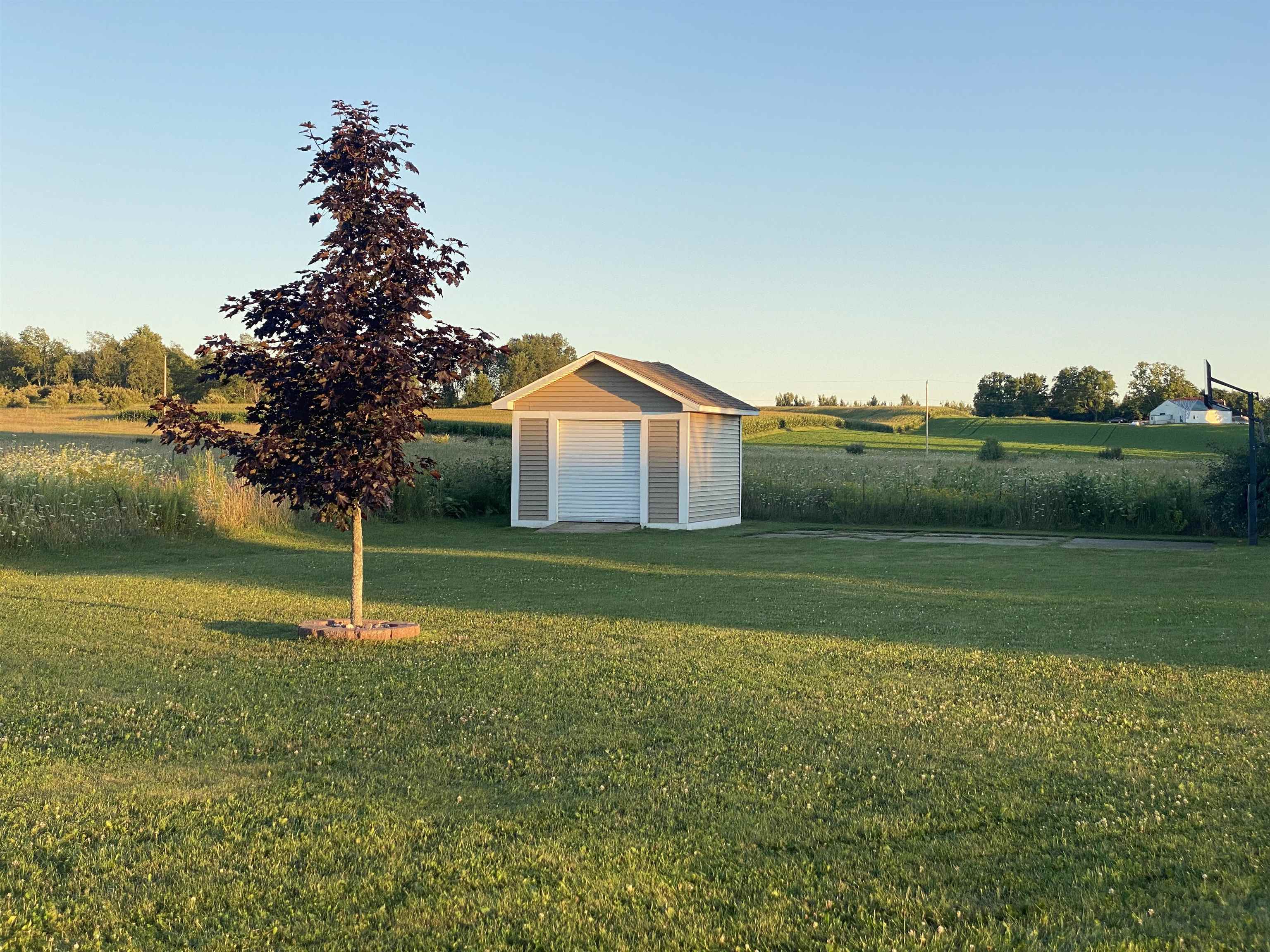 7022 46 1/2 Road Cadillac, MI 49601 - Photo 37 of 39 1903831-49.JPG