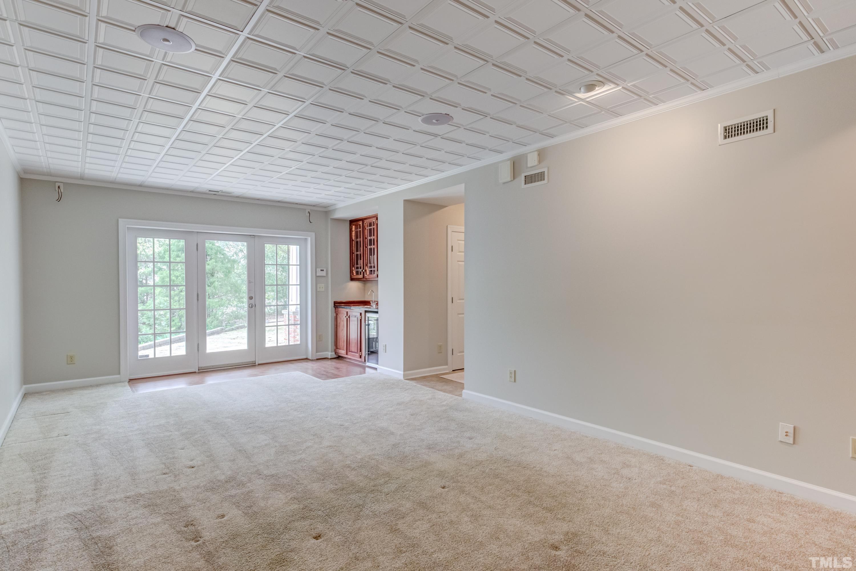 402 Cole Street Raleigh, NC 27605 - Photo 28 of 39 an empty room with windows