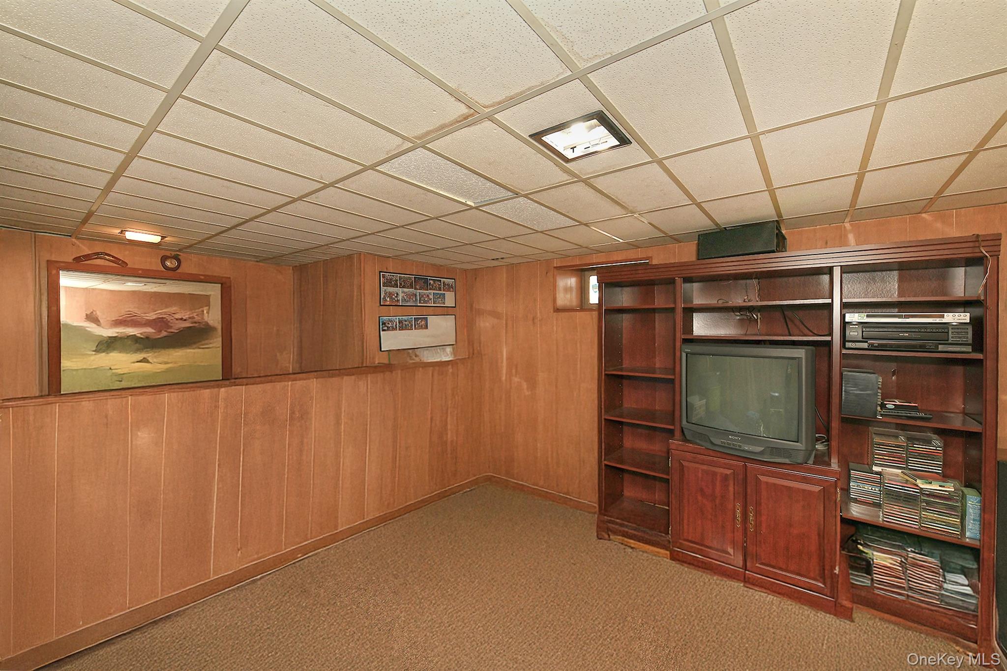 25 Lincoln Road North Plainview, NY 11803 - Photo 10 of 13 a view of room with furniture