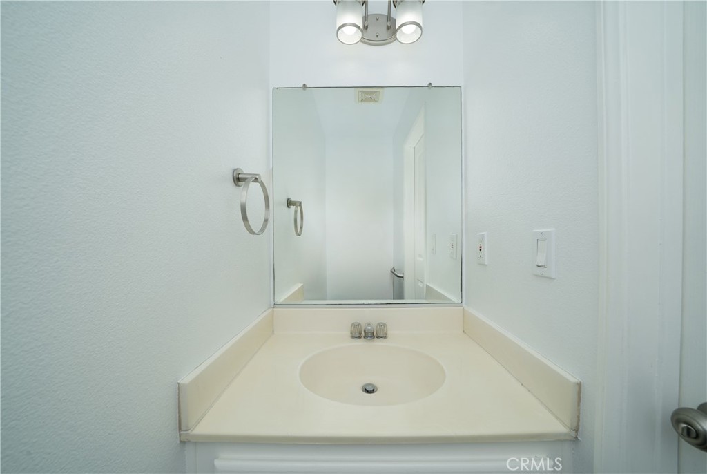 4001 165th Street, Unit A Lawndale, CA 90260 - Photo 13 of 28