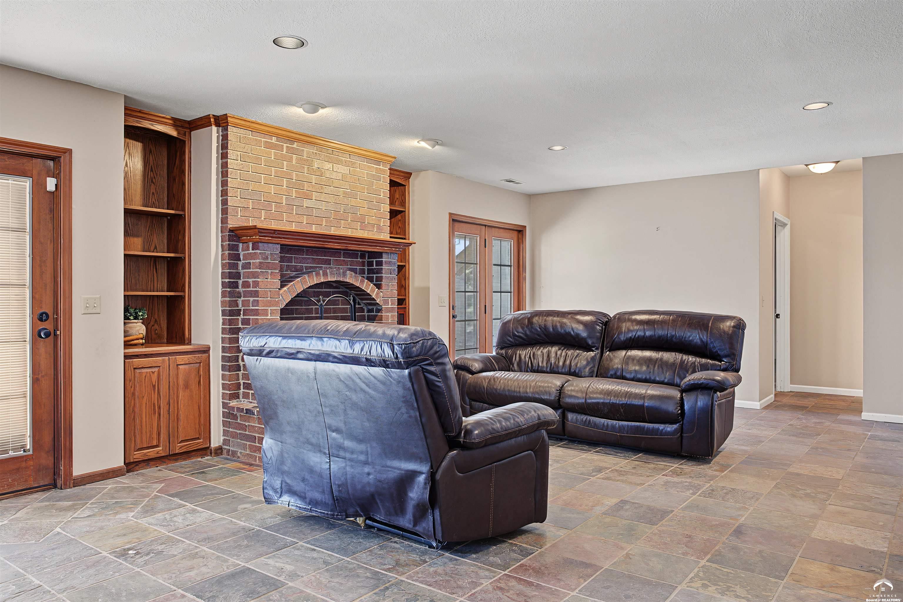 1071 East 1400th Road Lawrence, KS 66046 - Photo 41 of 64 Gallery Image 41