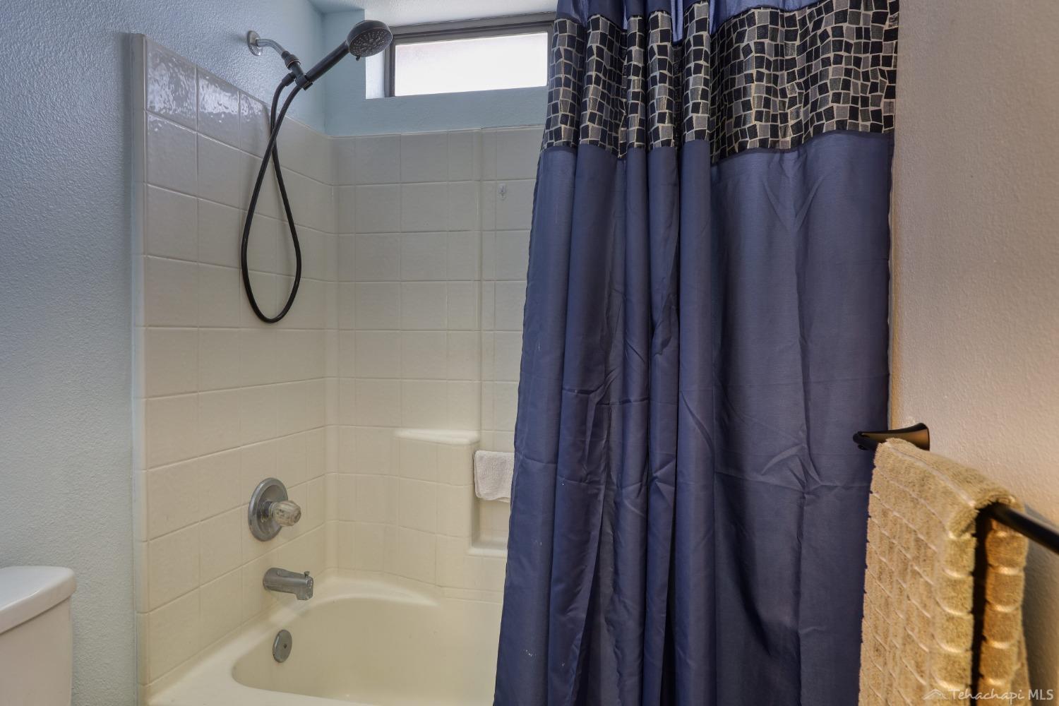 29851 Goldspike Road Tehachapi, CA 93561 - Photo 14 of 26 Gallery Image 14
