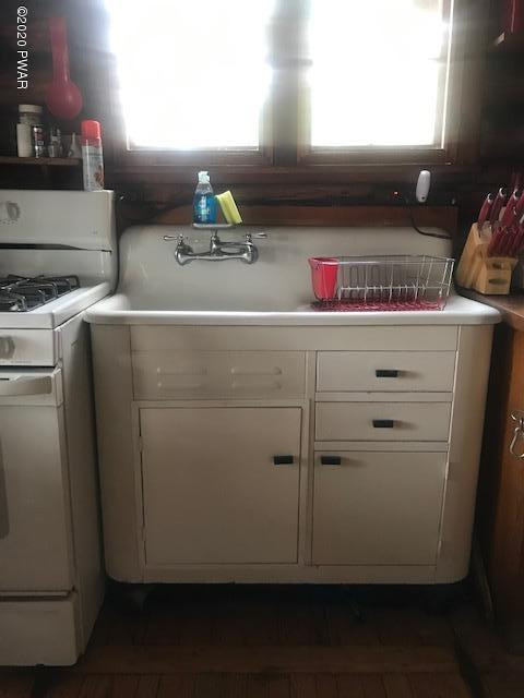 96 Paupack Point Road Hawley, PA 18428 - Photo 9 of 34