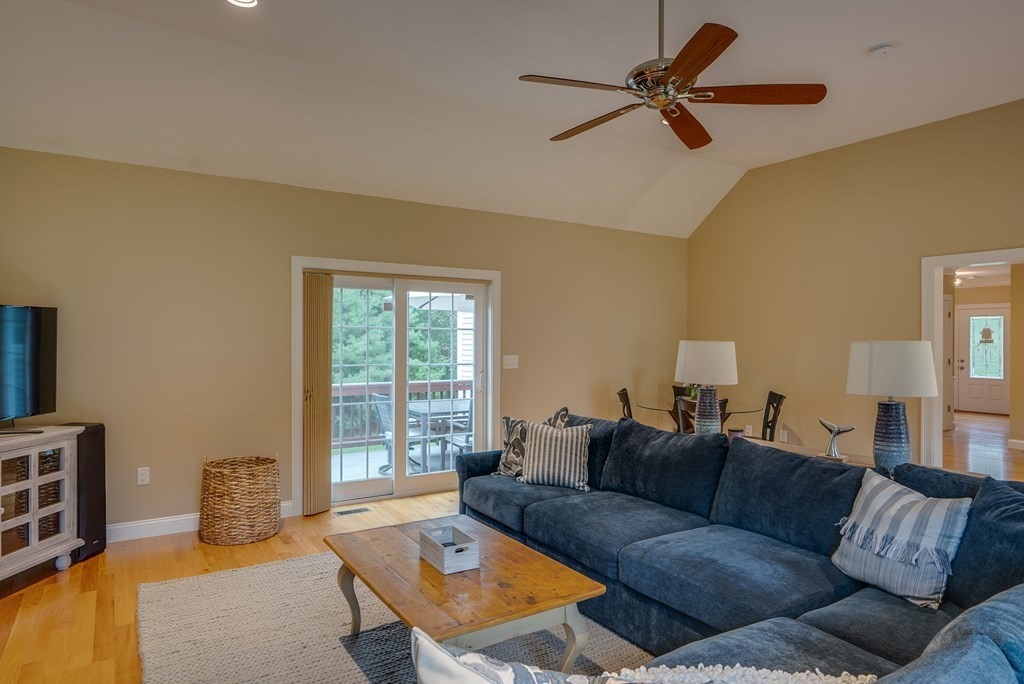 283 Nashua Road Billerica, MA 01821 - Photo 10 of 37 Gallery Image 10