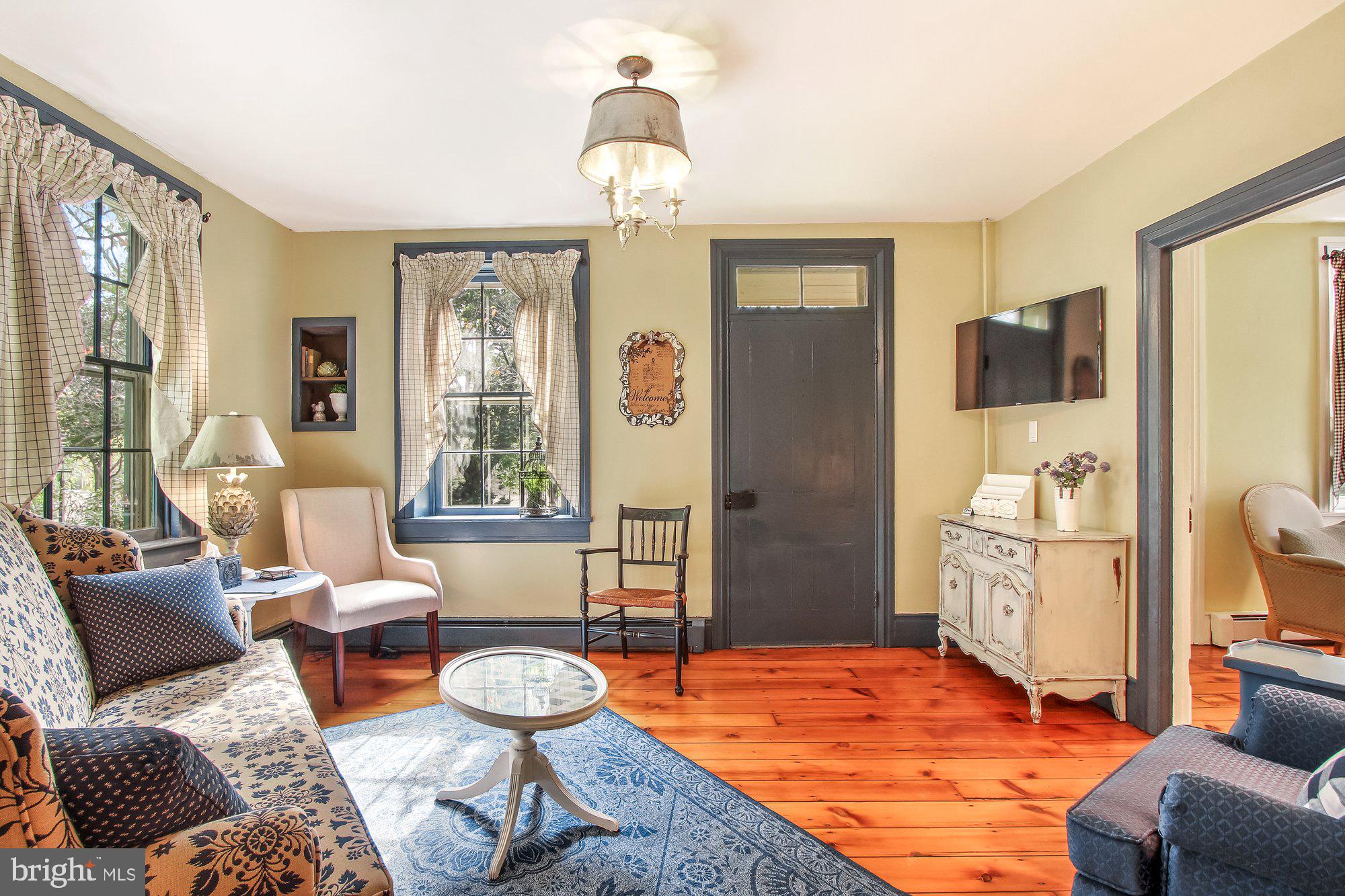 1632 Old River Road Marietta, PA 17547 - Photo 58 of 94 Livnig Room