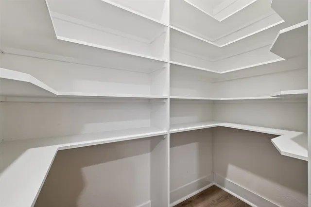 $2,295 | 2725 Avenue F, Rosenberg, TX 77471