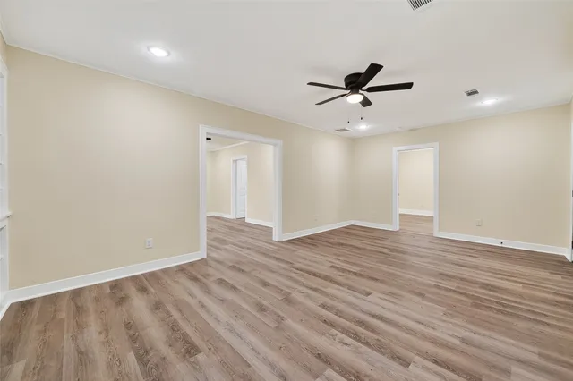 $2,295 | 2725 Avenue F, Rosenberg, TX 77471