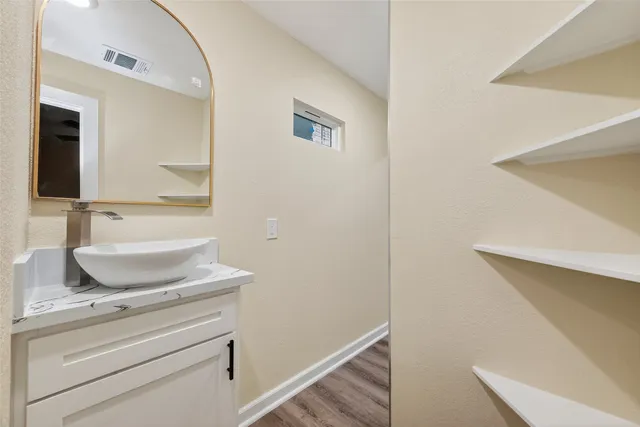 $2,295 | 2725 Avenue F, Rosenberg, TX 77471