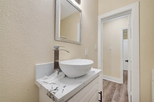 $2,295 | 2725 Avenue F, Rosenberg, TX 77471