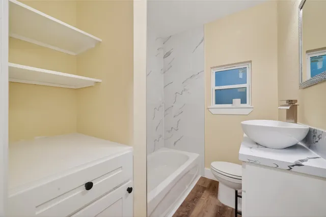 $2,295 | 2725 Avenue F, Rosenberg, TX 77471