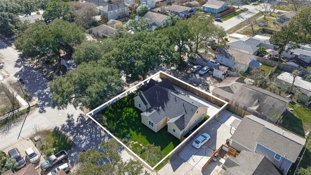 $2,295 | 2725 Avenue F, Rosenberg, TX 77471