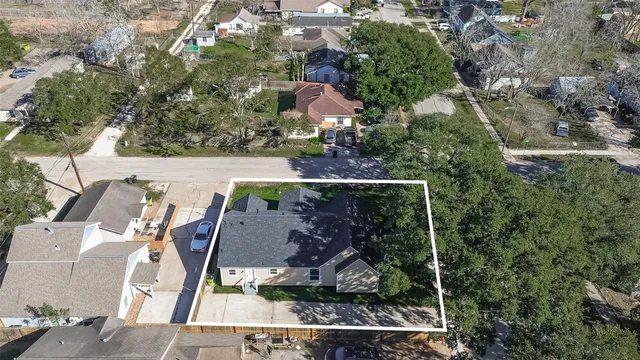 $2,295 | 2725 Avenue F, Rosenberg, TX 77471