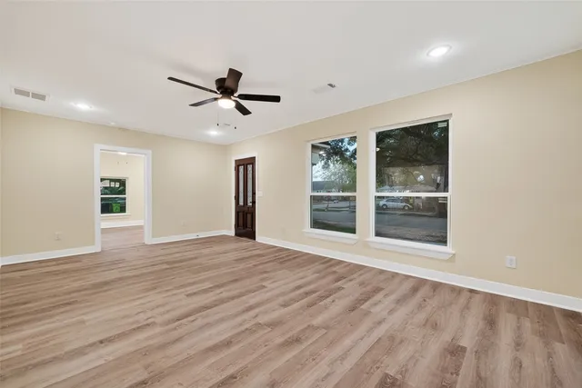 $2,295 | 2725 Avenue F, Rosenberg, TX 77471