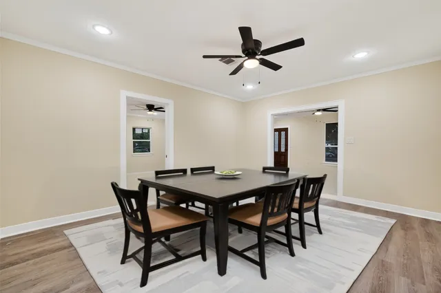 $2,295 | 2725 Avenue F, Rosenberg, TX 77471