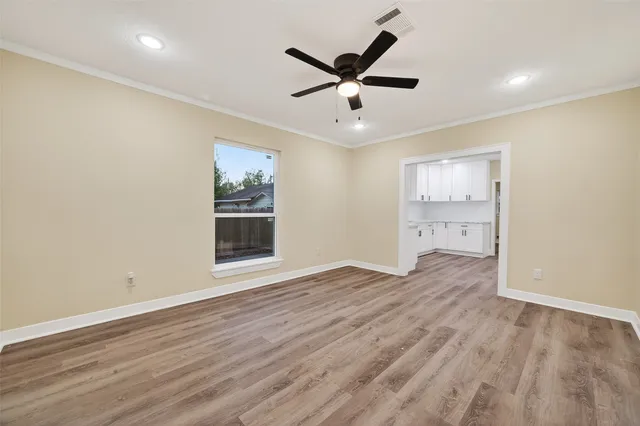 $2,295 | 2725 Avenue F, Rosenberg, TX 77471