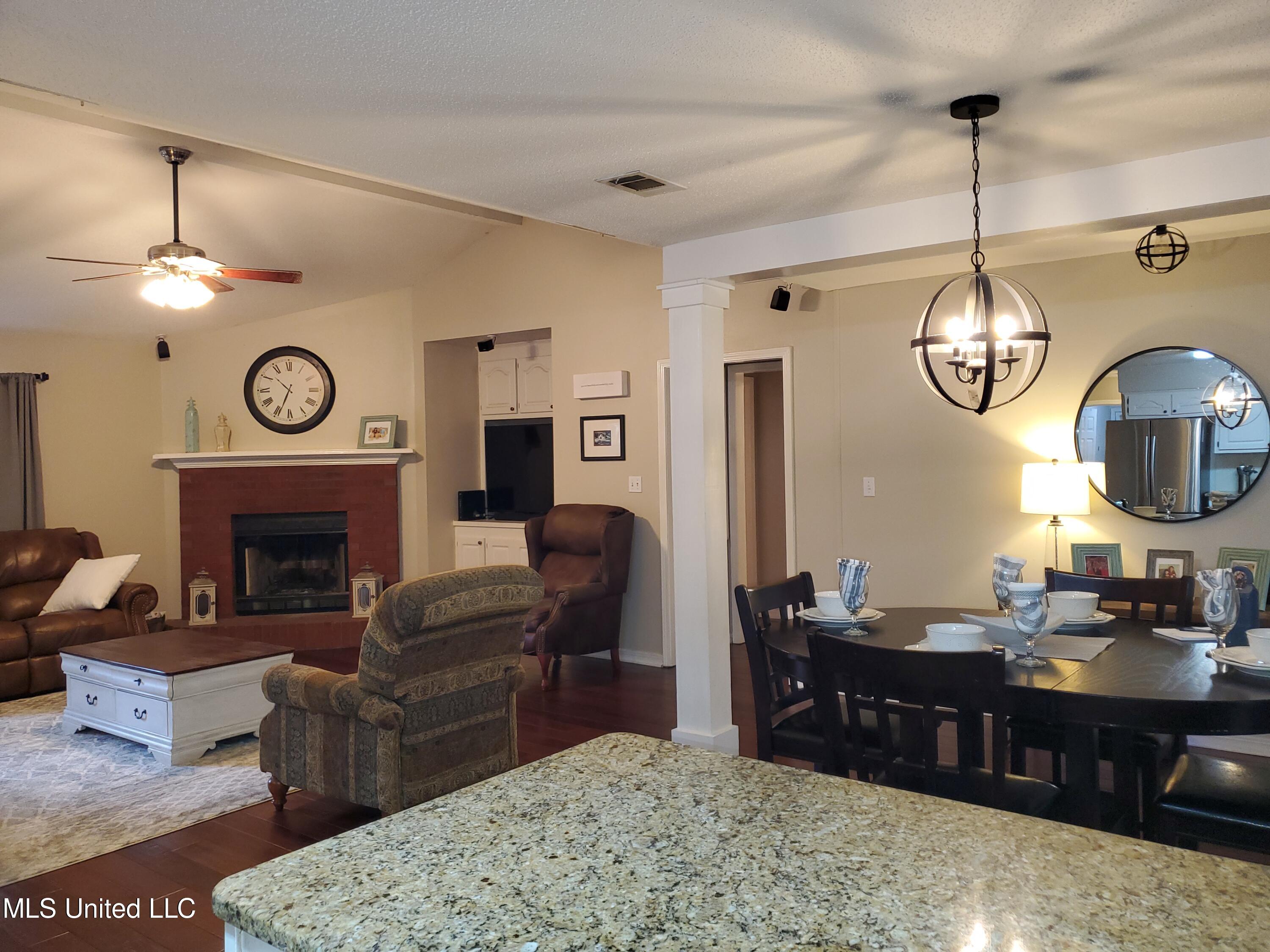 61 Timber Lane Purvis, MS 39475 - Photo 3 of 13 3