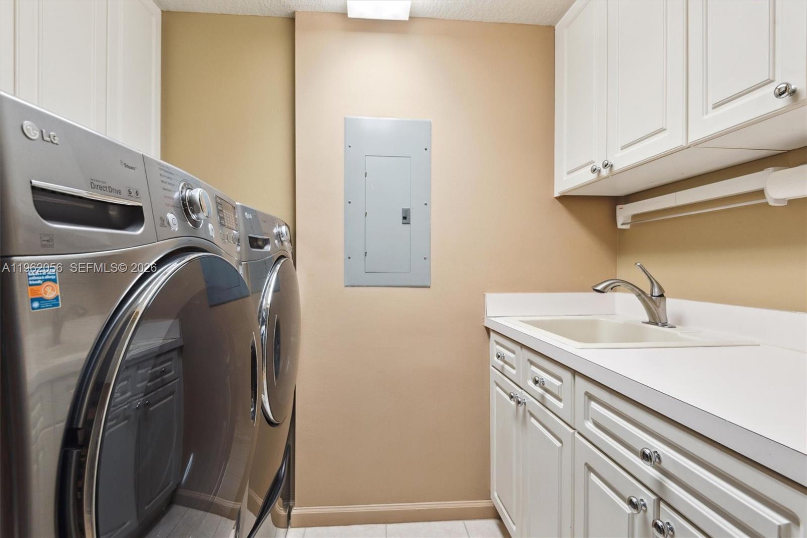 Hollywood Hollywood, FL 33019 - Photo 15 of 31 a utility room with dryer and washer