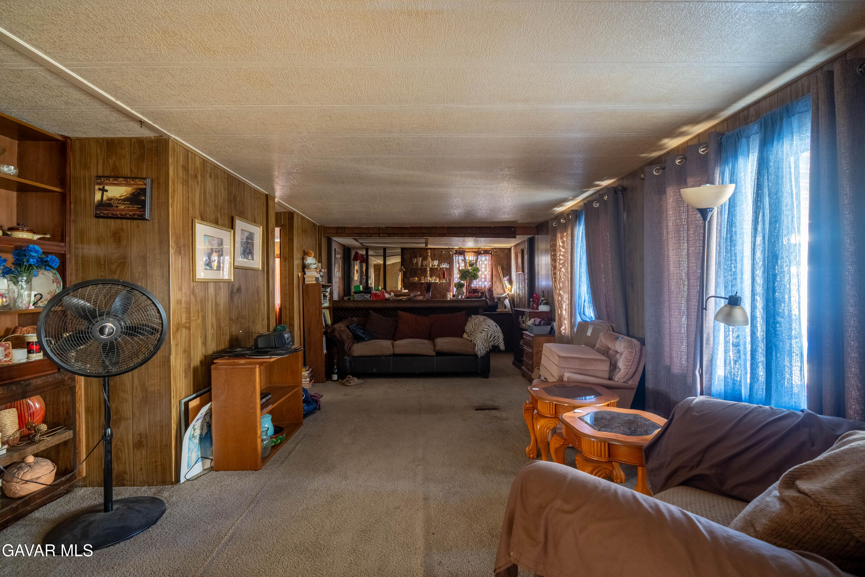 4444 East Ave R Palmdale, CA 93552 - Photo 3 of 14 3