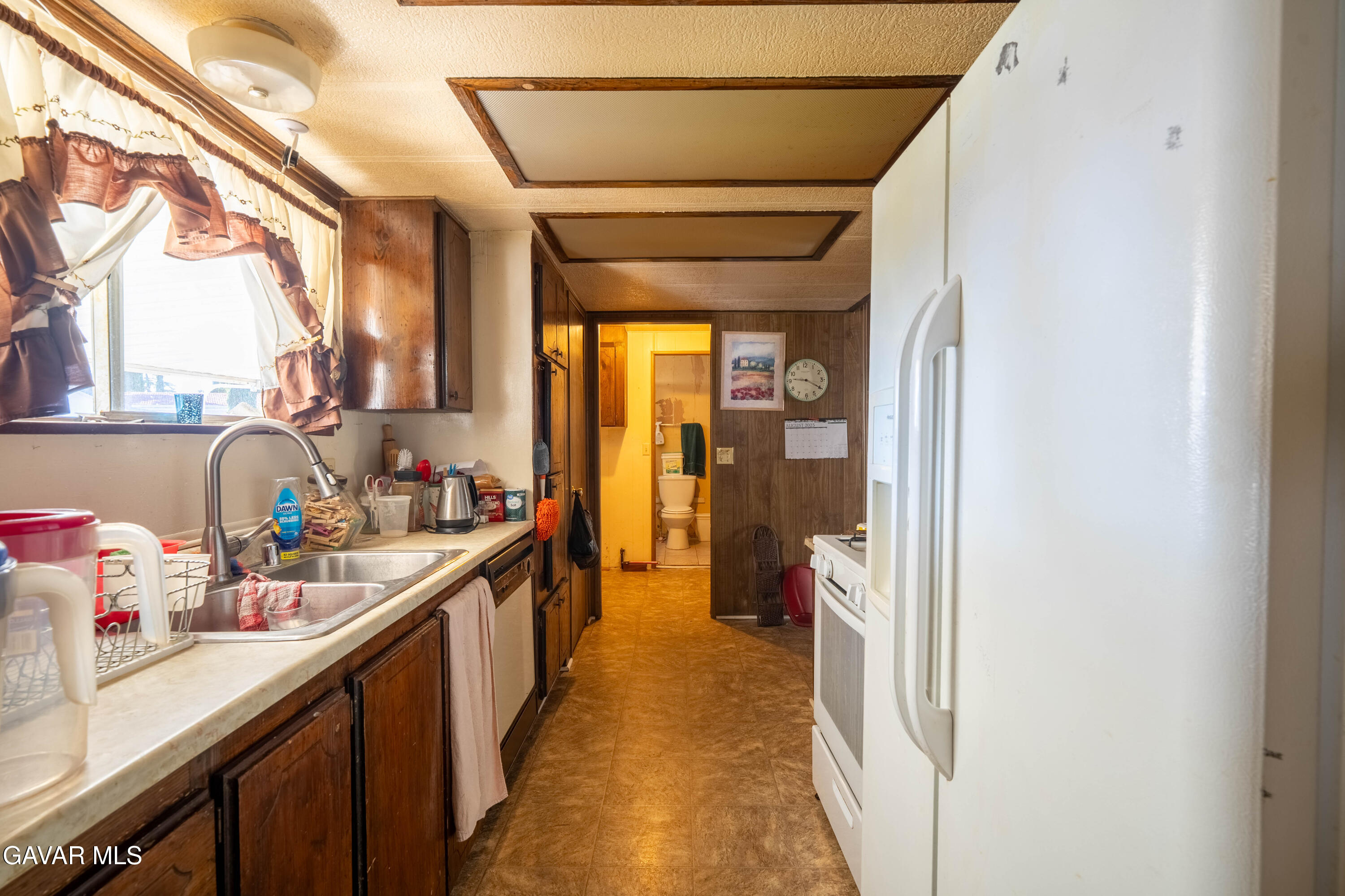 4444 East Ave R Palmdale, CA 93552 - Photo 7 of 14 7