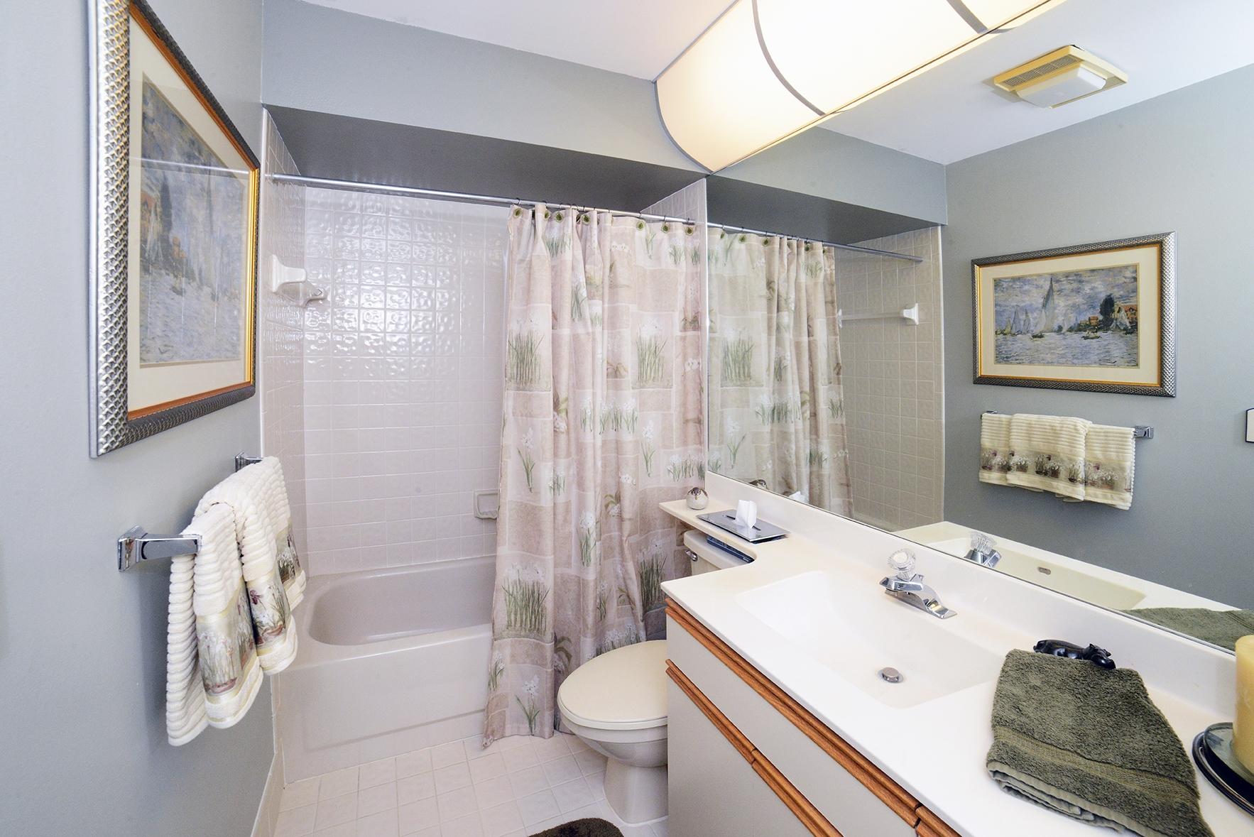 10981 Ladera Lane, Unit B Boca Raton, FL 33498 - Photo 19 of 21 Bathroom