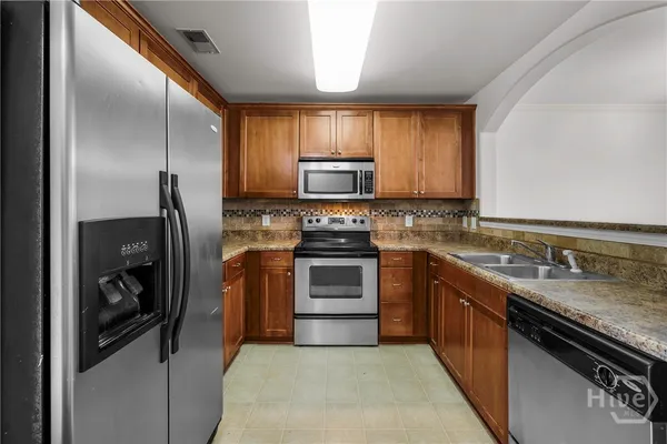 $1,695 | 70 Winter Lake Circle, Savannah, GA 31407